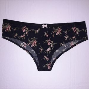 NWOT 🖤 Cacique Cheeky